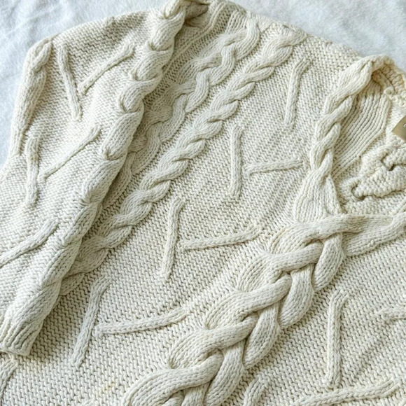 Vintage Cream  and white cable knit cardigan sweater - Picture 4 of 7